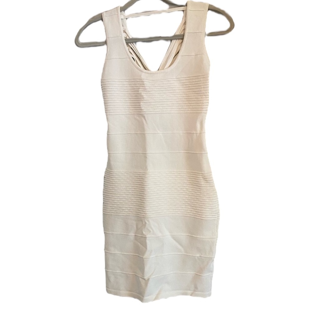 Off White Metropark Dress Women’s Size Medium Fit Lightweight Design Semi Formal